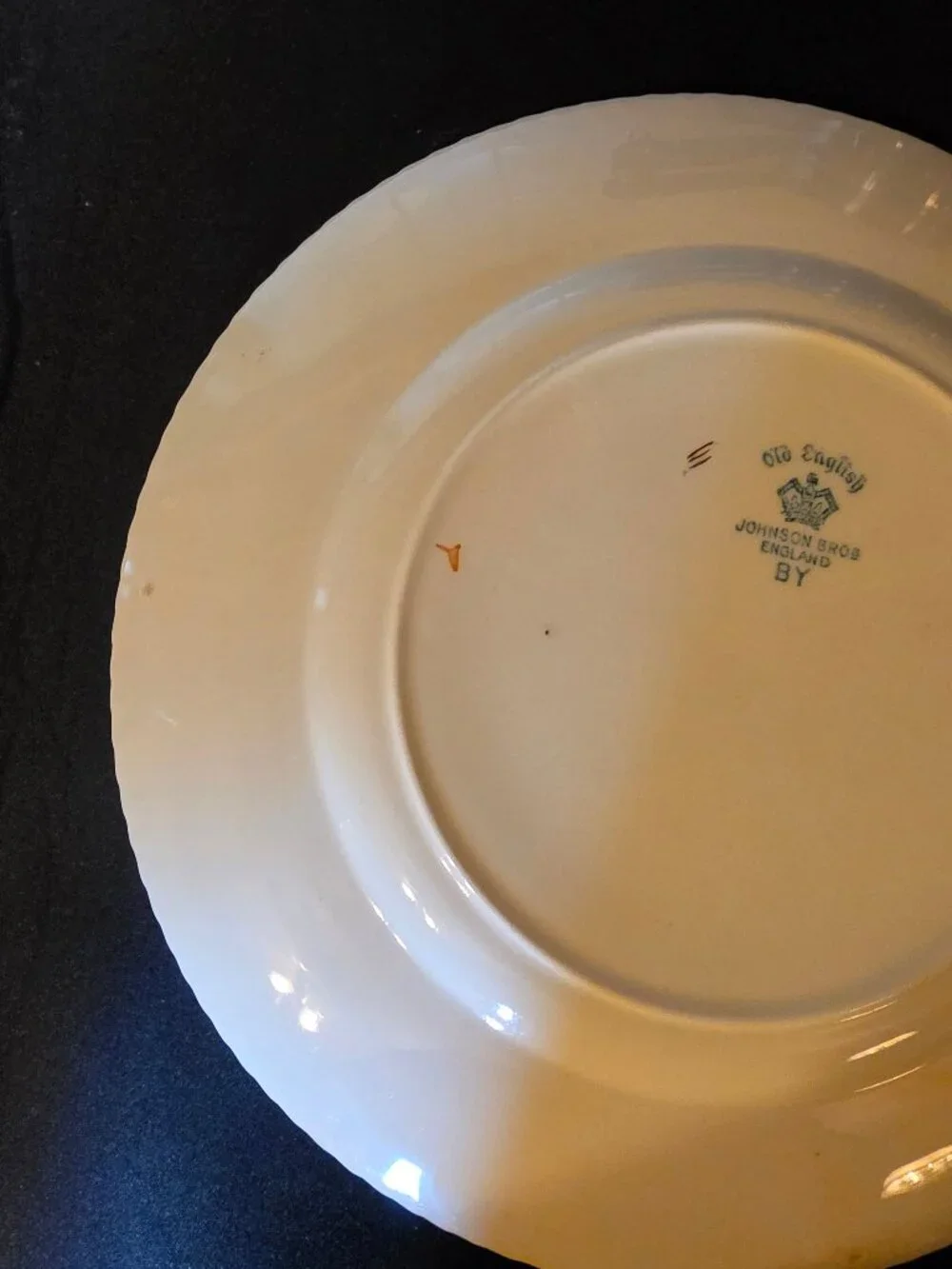 JOHNSON BROS BELFORD OLD ENGLISH~FLOWERS~GOLD~DINNER PLATE